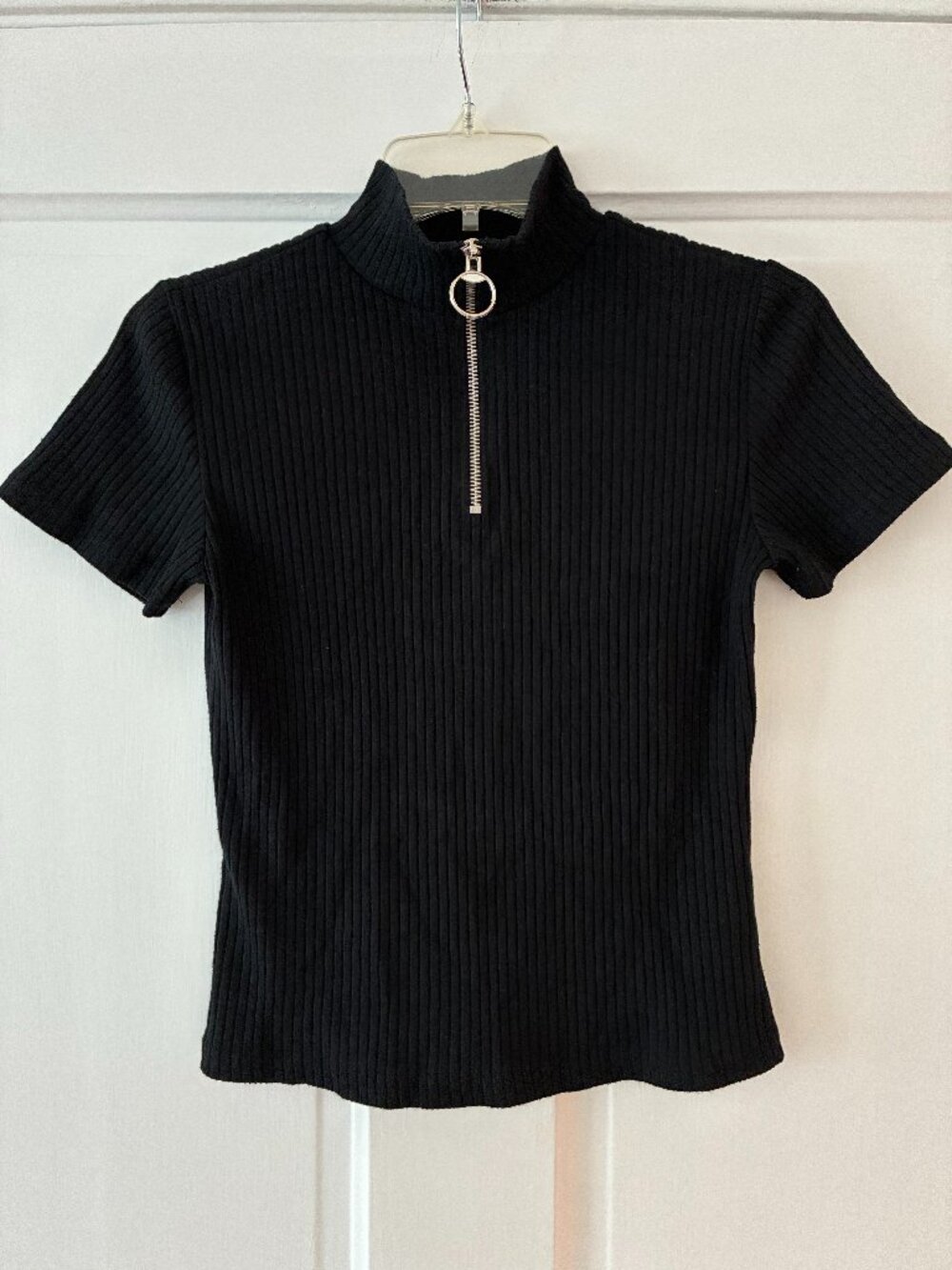 Silence + Noise Black Ribbed Mock Neck Zip Top M